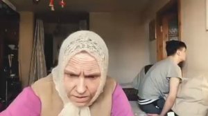 Бабушка и внук в заточении.