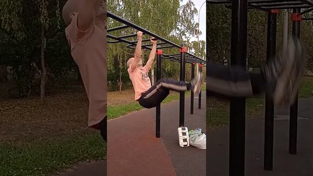 Тренировка боксёра на свежем воздухе. Скакалка, бой с тенью, пресс. Outdoor boxer training