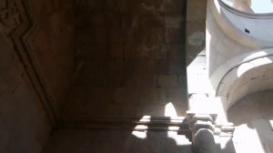 Пещера где сидел ГРИГОРИЙ ПРОСВЕТИТЕЛЬ. Залез в колодец у церкви ХОР АРАП.