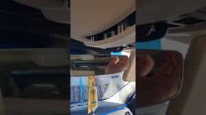Как снять внутренний плафон для замены лампочек для Volvo S60 2017 года?