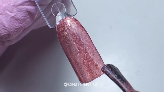 Как сделать зимний дизайн гель-лаком? | Гель-лаки с эффектом как втирка призма | Новинки от Runail