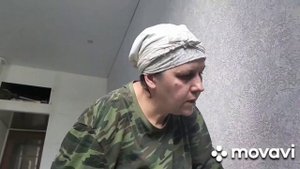 Как поклеить обои вокруг розеток и в угол