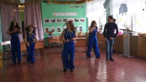 Танец "Вака-вака" команды "Листопад"