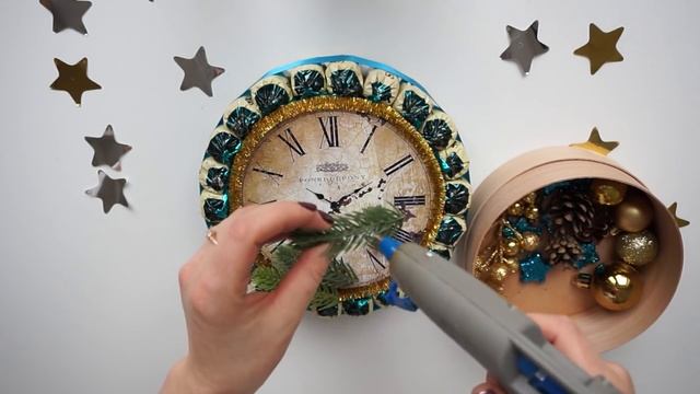 Новогодние часы из конфет своими руками I Что подарить на Новый год 2019? смотреть онлайн