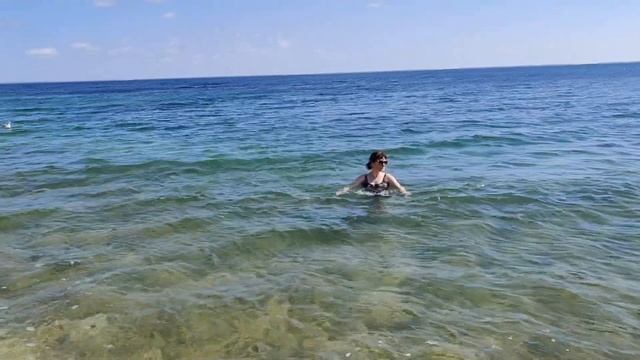 Крайний день в Феодосии. Наконец-то искупалась в холодном море.