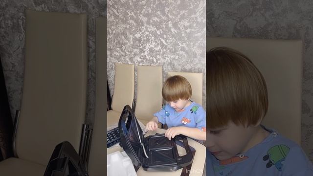 Распаковка ЧЕЕЕК ??? #GUGU смотреть онлайн