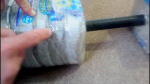 КРУТАЯ САМОДЕЛКА ИЗ ПЛАСТИКОВЫХ БУТЫЛОК. Гантели из пластиковых бутылок своими руками