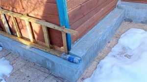 Утепленные  цоколь и отмостка.