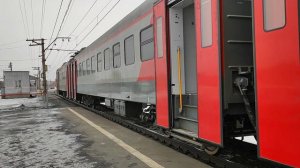 Электропоезд ЭП2Д-0265/0192 прибывает и отправляется с о.п. Совхоз Бердский