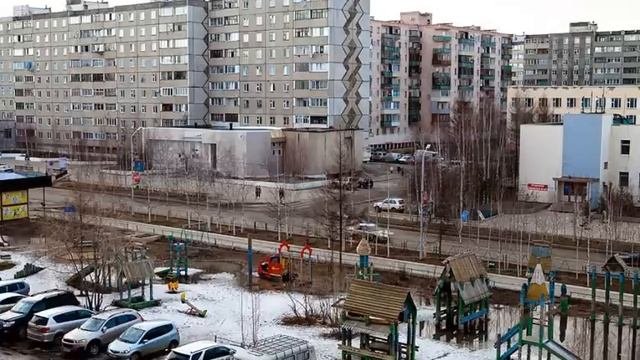 Засыпает город Мирный