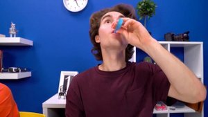 ЗумЗум - ПРЯТКИ В ЯЙЦАХ И ПОЛЁТ НА КВАДРОКОПТЕРЕ - Гигантская девушка