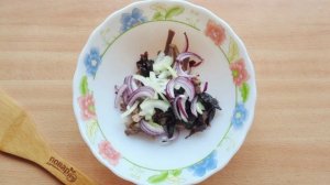 Салат с языком и черносливом