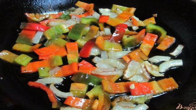 Аджапсандали с соусом сацебели
