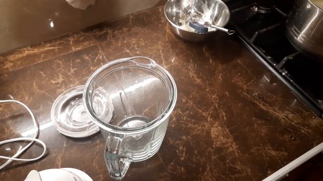 Ведро мороженого! Очень вкусное клубничное мороженое из козьего молока!)) смотреть онлайн