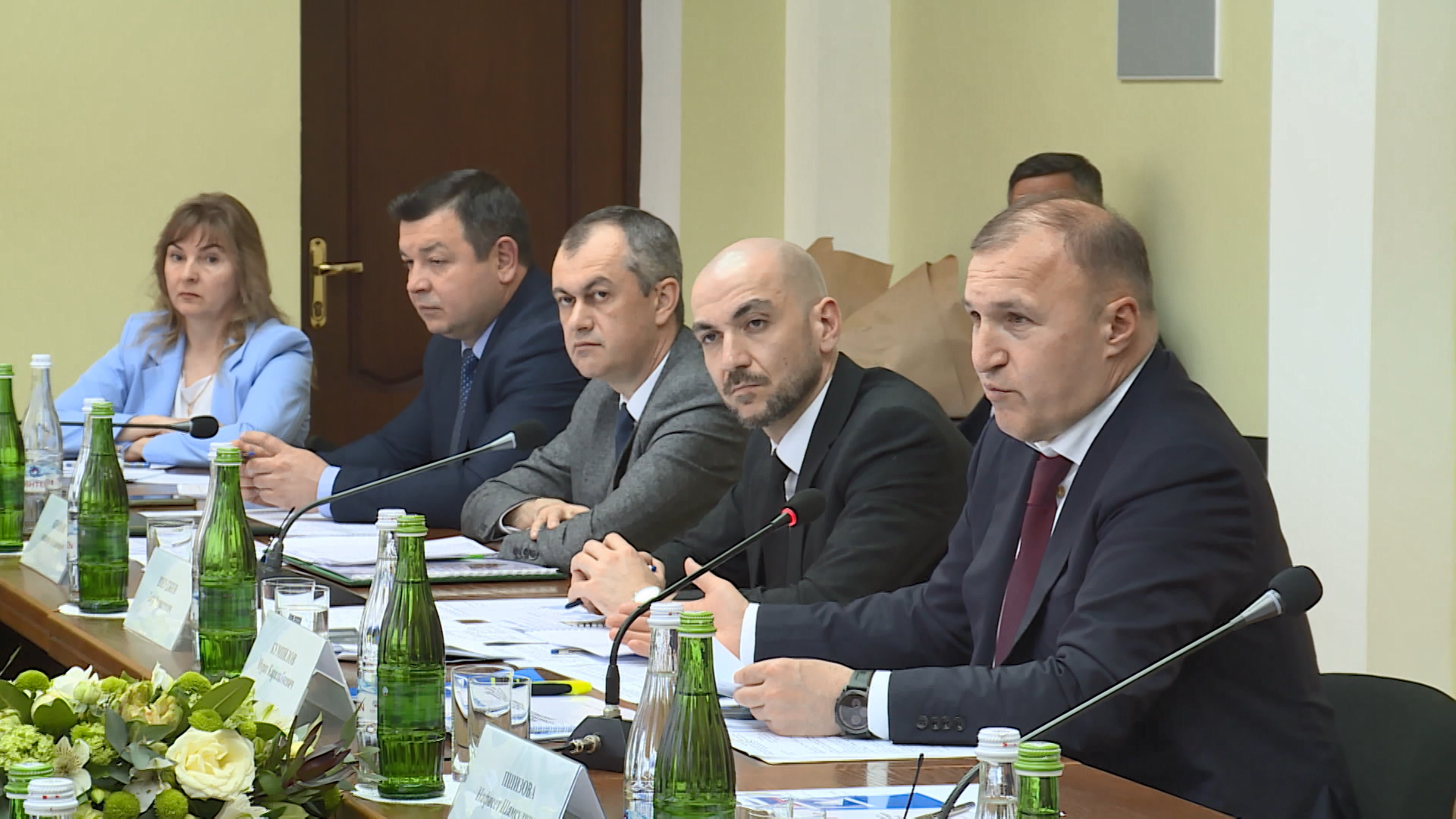 Глава Адыгеи провел совещание с руководителями крупных предприятий региона