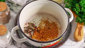 Маринованные яйца в банках