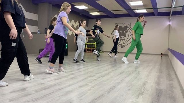 Школа танцев шаффл в Москве - обучение танцу shuffle для детей и взрослых
