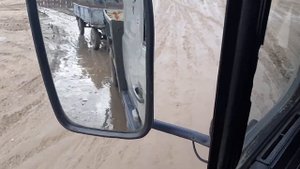 #2 Заезд на МАЗе с прицепом в гараж . Вид от зеркала . Обучение .