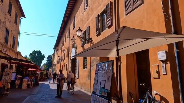 Пизанская башня стала известной на весь мир из-за своего наклона относительно вертикальной оси смотреть онлайн