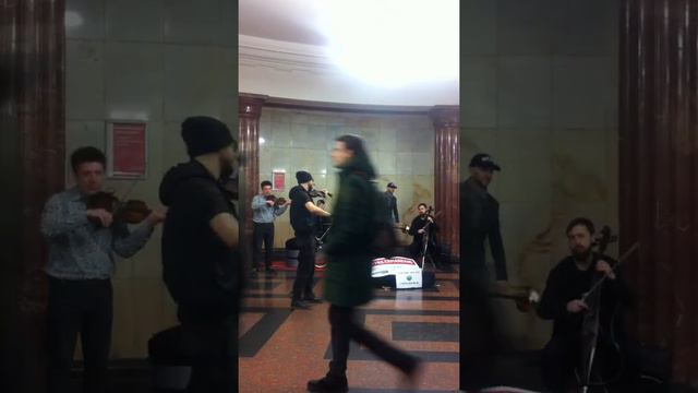 Музыка в метро. Группа Mulermanband