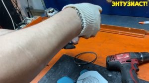 Ремонт ленточной шлифовальной машины Makita 9911 (проскакивает лента под нагрузкой)