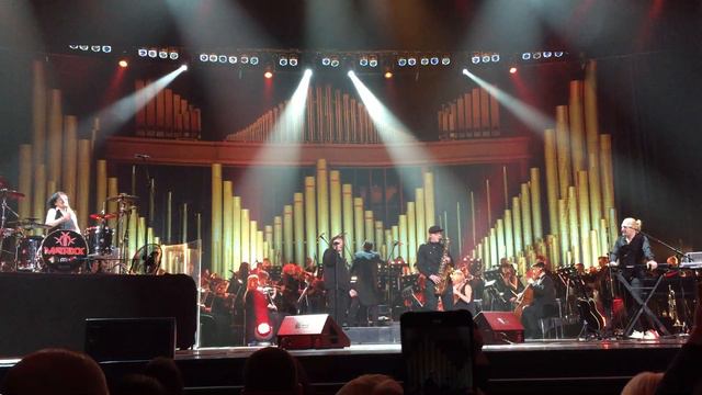 Глеб Самойлов & The Matrixx с симфоническим оркестром — Никто не выжил, Ковер-вертолет | БКЗ 18.3.2 смотреть онлайн