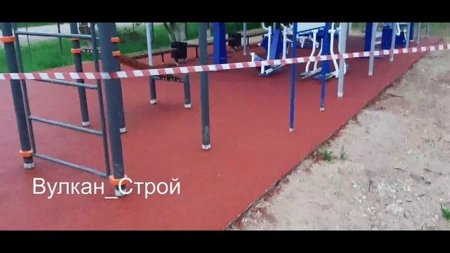 Укладка резинового покрытия для детской спортивной площадки Пермский край