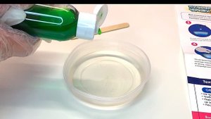 Делаем простые опыты с детьми Как сделать полимерных червяков в пробирке.