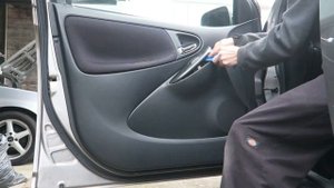 Toyota Yaris | Vitz 2002 Front Door Panel Removal