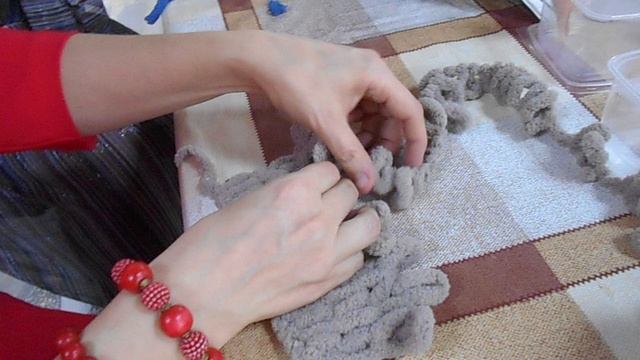 Вязание пальцами, пряжа Ализе Пуффи.AVI