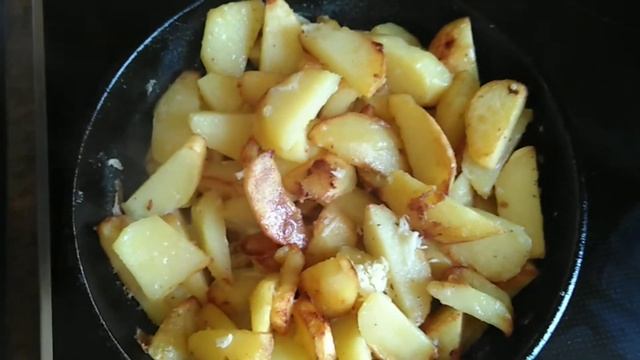 Картофель по деревенски. Вот так готовили  картофель наши бабушки в деревнях и сёлах.