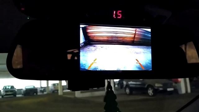 Универсальное салонное зеркало с экраном заднего хода в Hyundai Getz МикроВэн KR смотреть онлайн
