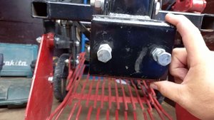 Грохотная картофелекопалка Пахарь ККМ-1С Салют, Агат для мотоблока Champion BC 8813 и проблемы