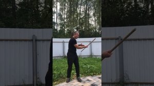 Безостановочное вращение палки дзе с коротким перехватом