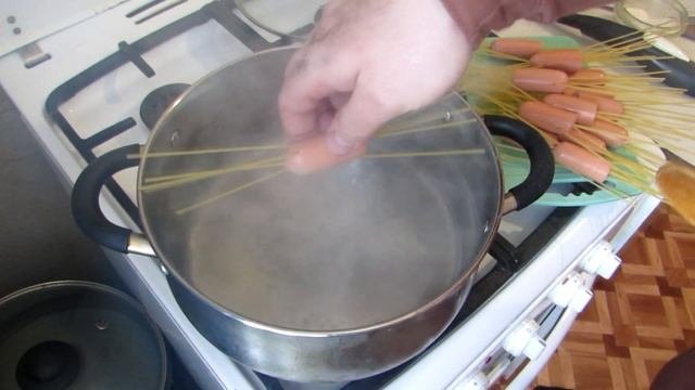 Сосиски со Спагетти по Студенчески. Волосатые Сосиски