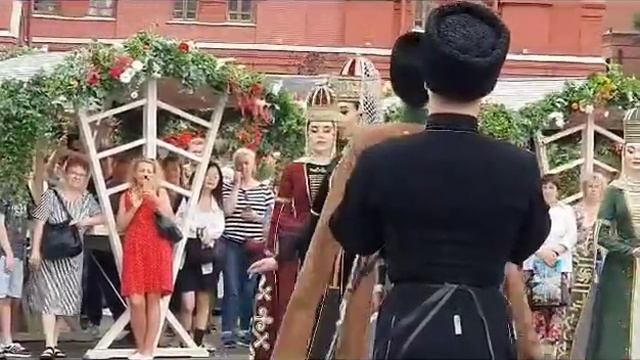 Caucasians showed Muscovites the culture of Aristocrats | Circassian princely dance in the Kremlin смотреть онлайн