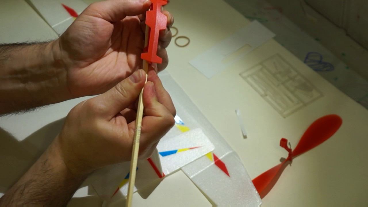 Сборка дешёвой модели самолёта с резиновым мотором смотреть онлайн