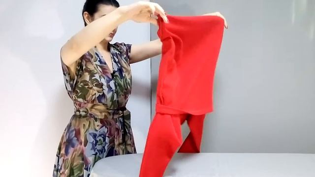 Как надеть платье и не испачкать его косметикой? Лайфхак смотреть онлайн