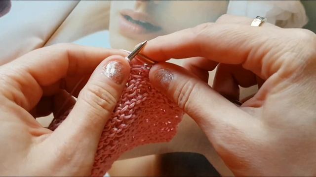 Объёмный фоновый узор спицами... уже холодает? knitting pattern.