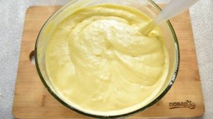 Шарлотка с курагой и яблоками