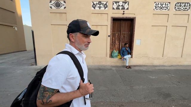 ЕВГЕНИЙ МОЙ ОПЕРАТОР. ВОСТОЧНЫЙ БАЗАР #dubai #дубай #uae #восточныйбазар @KrivenkoEvgeny @Enamchik смотреть онлайн