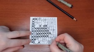 Как научиться рисовать зентангл Обрывистая сетка с фигурами