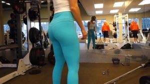 Упражнения на тренажерах для ног и ягодиц в фитнес зале