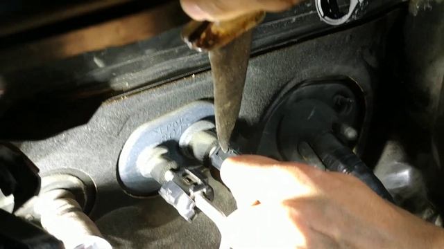 Как снять хомут с трубки кондиционера Toyota Camry acv30 смотреть онлайн