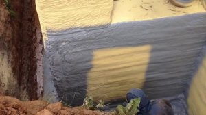 Утепление фундамента полиуретановой пеной и гидроизоляция полимочевиной.