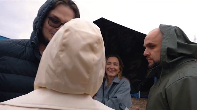 ОЛЯ: Я ТЕБЕ ПИЛОТКУ ПОДАРЮ (УГАДАЙ КОНТЕЙНЕР) БУЛКИН ВЫБИЛ ИЗ КОНТЕЙНЕРА САМОЛЁТ смотреть онлайн