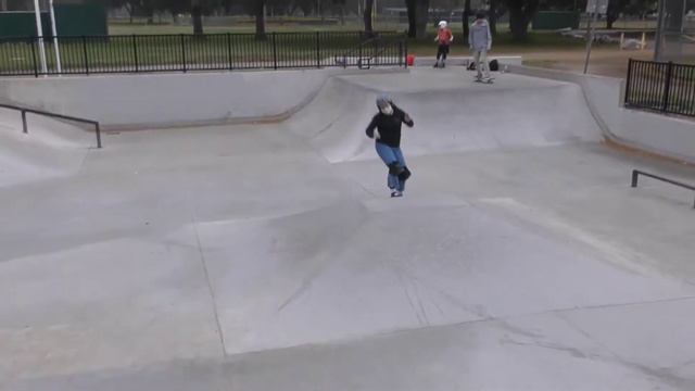 Kate Dillon Destroys Her Local Park Virtual Exposure 2020! смотреть онлайн