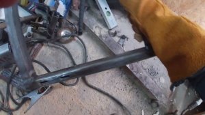 Двойные полки из профиля и фанеры в гараж