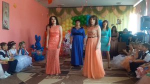 Выпуск 2017.Детский садик "Гвоздика" г.Кодыма. Песня от родителей "Мы уходим красиво"