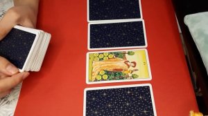 Есть ли рядом человек, который меня любит / Расклад Таро